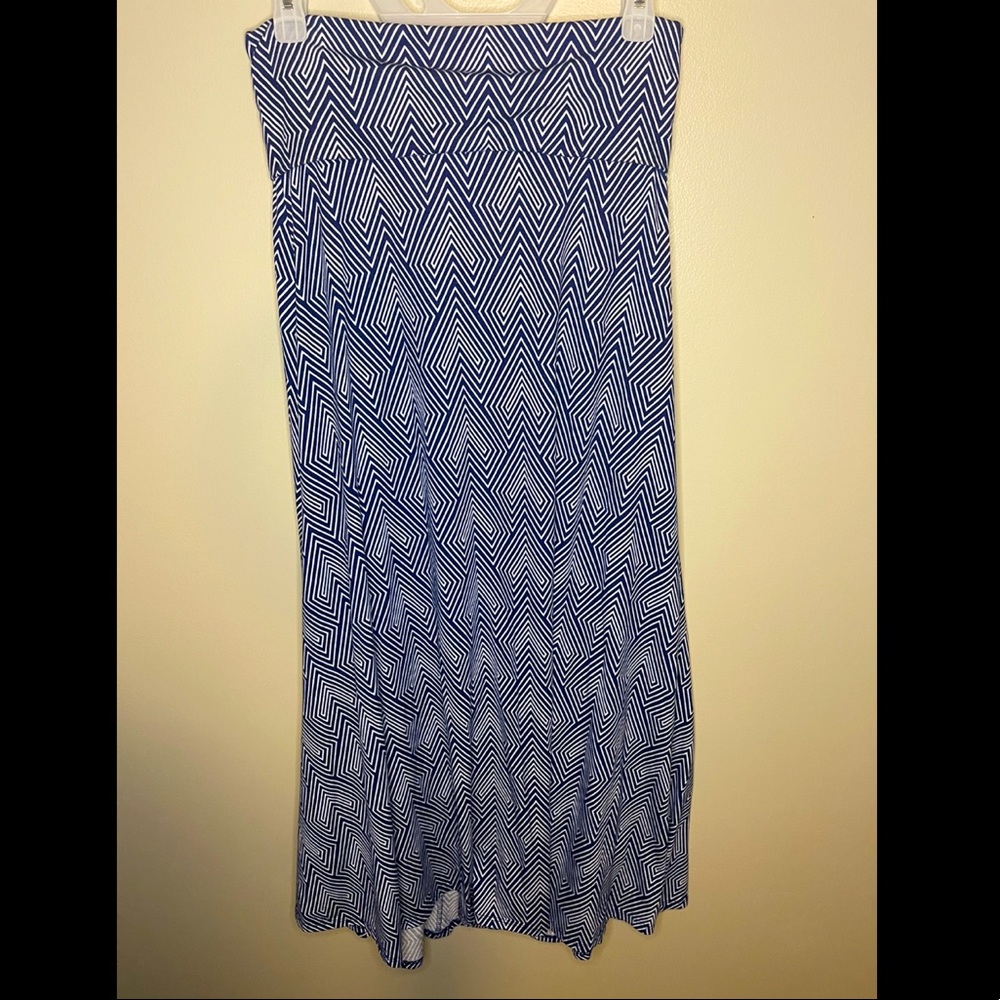LulaRoe Blue and White Patterned Maxi Skirt ✨